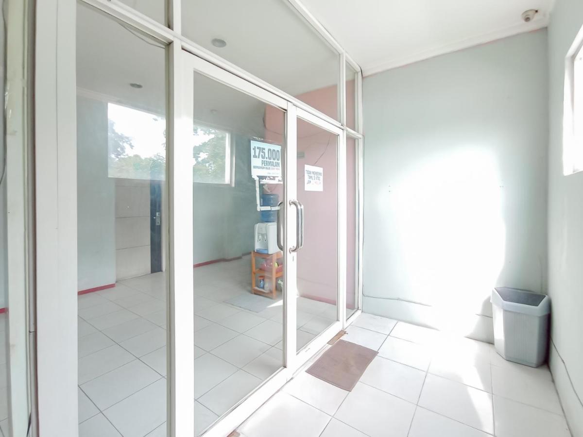 Reddoorz Syariah Near Q-Mall Banjarbaru Martapura  Exteriör bild